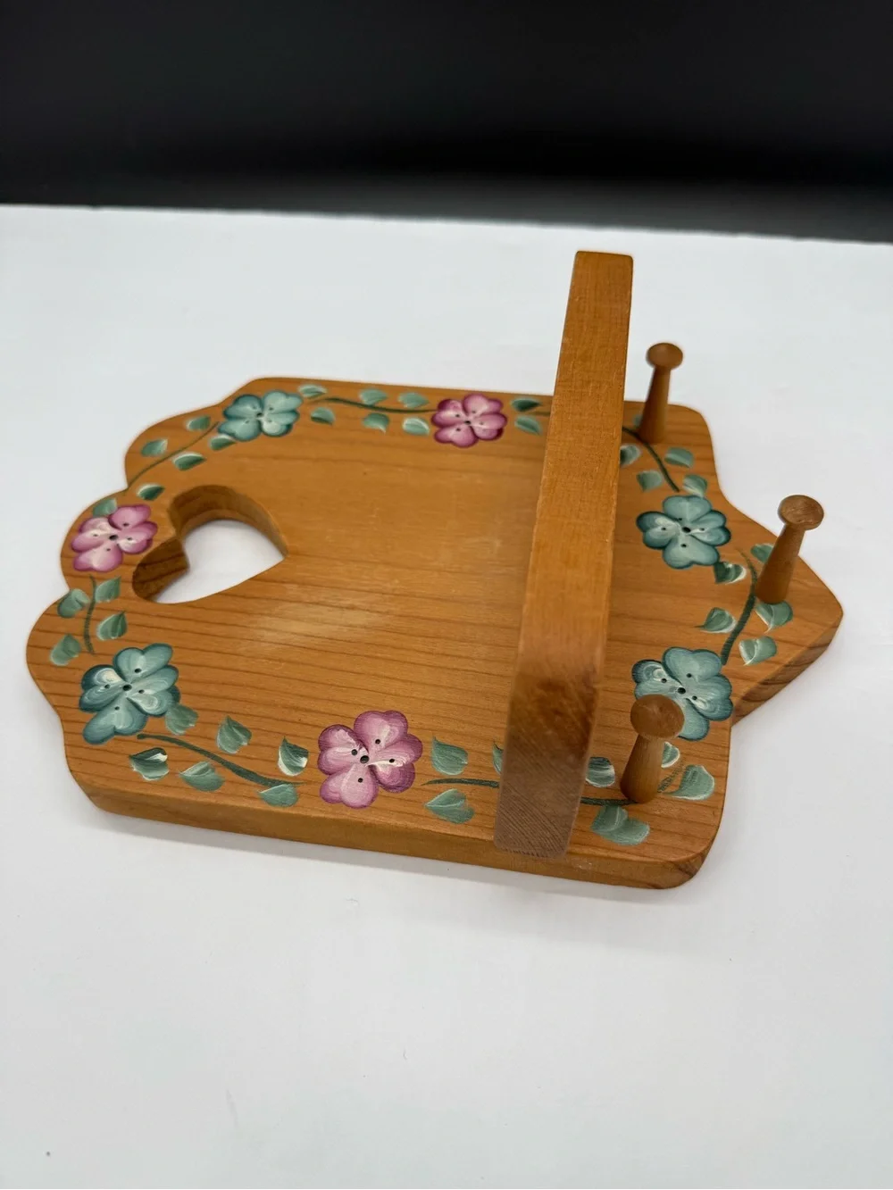 Small Heart Shelf w/ Pegs Vintage Wood Cottage Grannycore Floral Painted